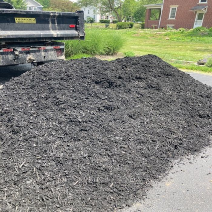 black mulch bulk landscaping