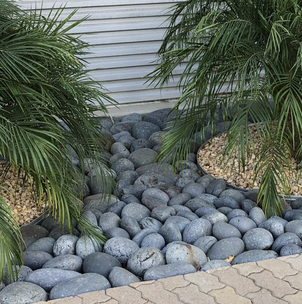 Medium Black Mexican Beach Pebbles