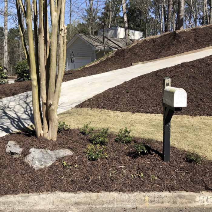 Brown mulch natural bulk